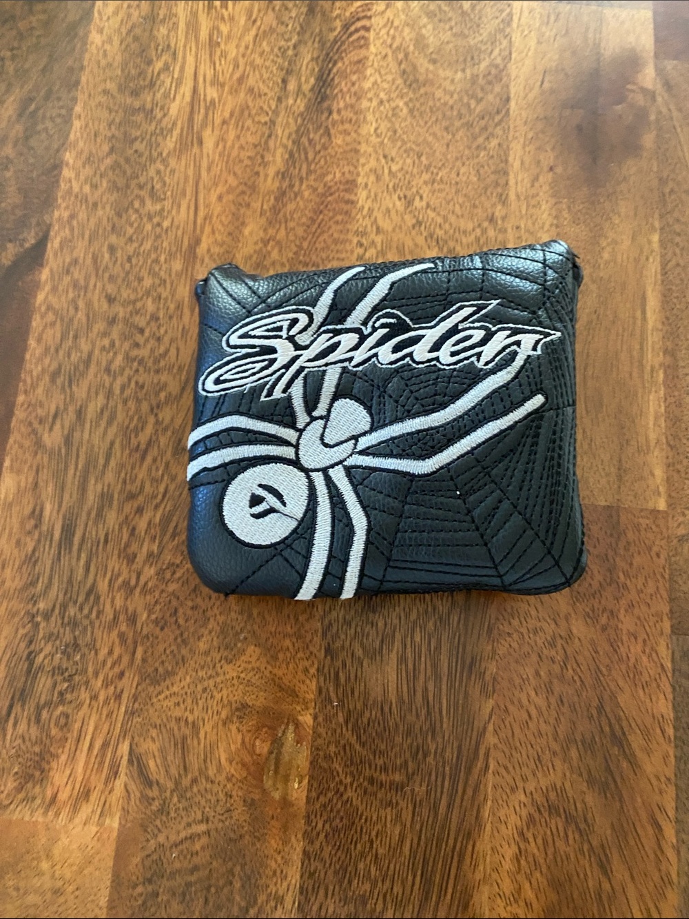Taylor made putter cover Embroidered Black Leather Pouch -